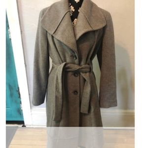 Calvin Klein wool blend Shawl style coat. This gray wool coat is fully loaded wi